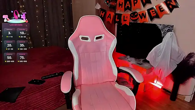 Snapshot of Jane_Paws chatting on 10.29.25 Jane Paws online show from 10.29.25