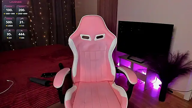 Snapshot of Jane_Paws chatting on 11.10.25 Jane Paws online show from 11.10.25