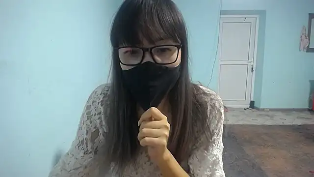 Snapshot of elllaaxx chatting on 10.13.25 elllaaxx online show from 10.13.25