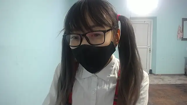 Snapshot of elllaaxx chatting on 10.16.25 elllaaxx online show from 10.16.25