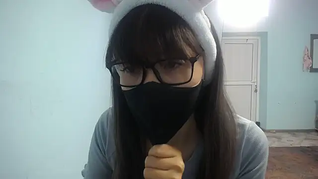 Snapshot of elllaaxx chatting on 10.17.25 elllaaxx online show from 10.17.25