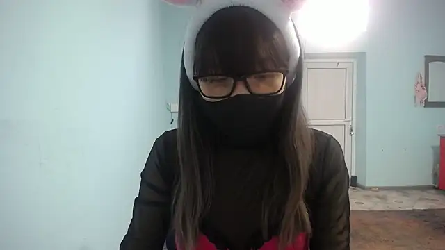 Snapshot of elllaaxx chatting on 10.18.25 elllaaxx online show from 10.18.25