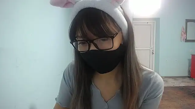 Snapshot of elllaaxx chatting on 10.22.25 elllaaxx online show from 10.22.25