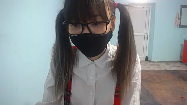 Snapshot of elllaaxx chatting on 10.23.25 elllaaxx online show from 10.23.25