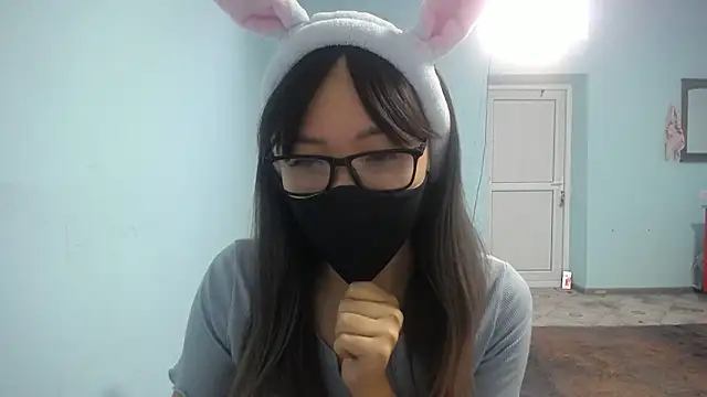 Snapshot of elllaaxx chatting on 10.24.25 elllaaxx online show from 10.24.25