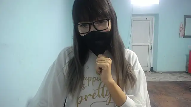 Snapshot of elllaaxx chatting on 11.05.25 elllaaxx online show from 11.05.25