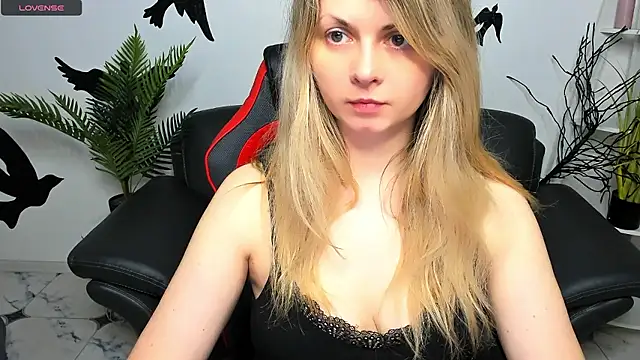 SmilingEmily  online show from 12.06.24