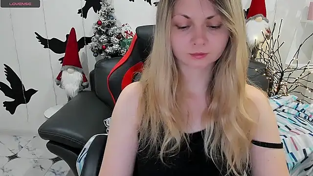 SmilingEmily  online show from 12.14.24