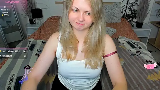 SmilingEmily  online show from 01.31.25