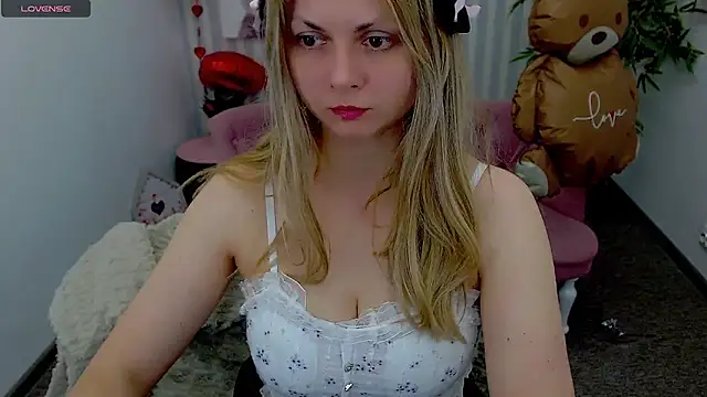 SmilingEmily  online show from 02.14.25