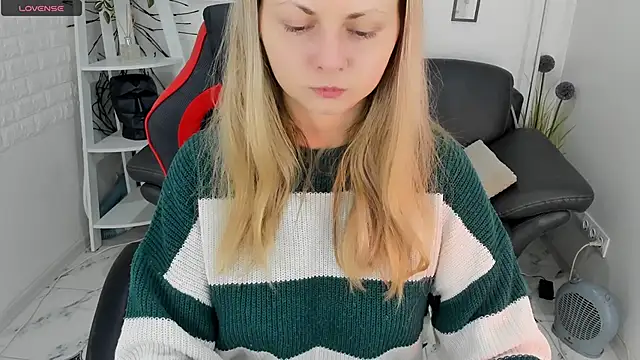SmilingEmily  online show from 02.20.25
