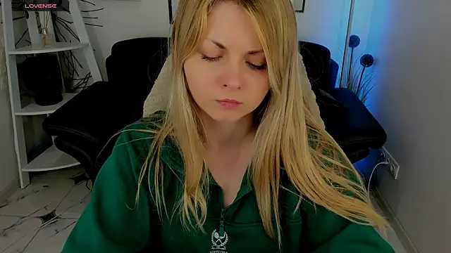 SmilingEmily  online show from 03.20.25