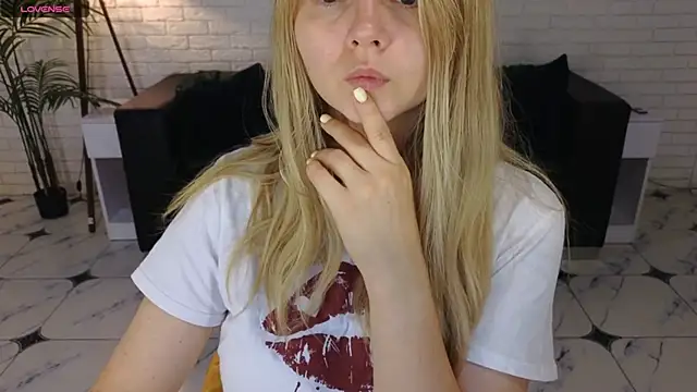 SmilingEmily  online show from 09.13.25