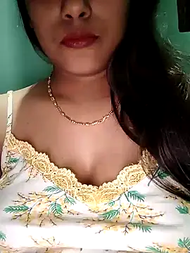 Snapshot of sexyindi_couple chatting on 12.03.24 sexyindi couple online show from 12.03.24