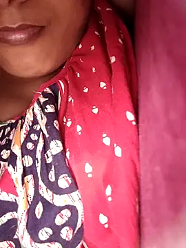 Snapshot of sexyindi_couple chatting on 01.06.25 sexyindi couple online show from 01.06.25