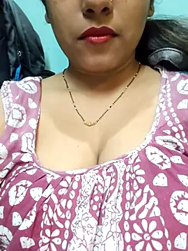 Snapshot of sexyindi_couple chatting on 03.09.25 sexyindi couple online show from 03.09.25