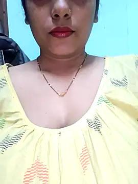 Snapshot of sexyindi_couple chatting on 03.10.25 sexyindi couple online show from 03.10.25