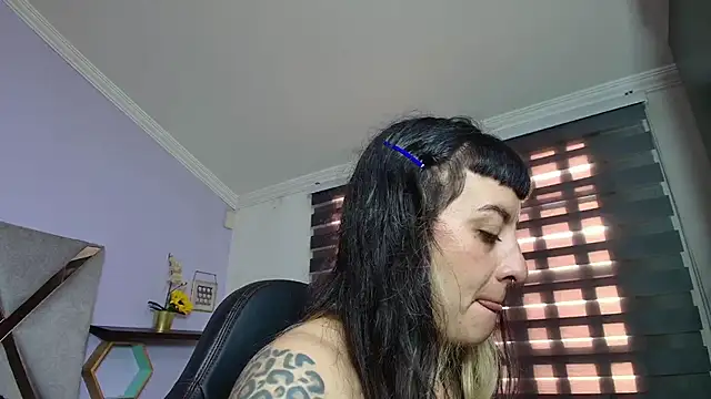 Naughty Kittenm online show from 10.02.25