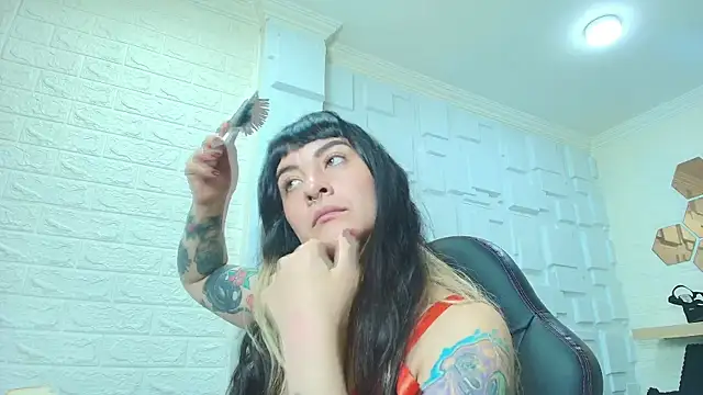 Naughty Kittenm online show from 11.25.25