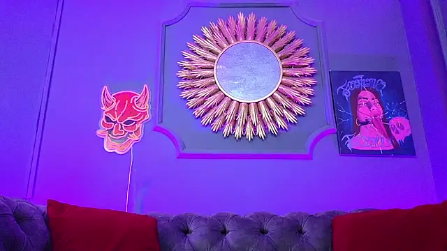 Julieta Russell online show from 12.02.24