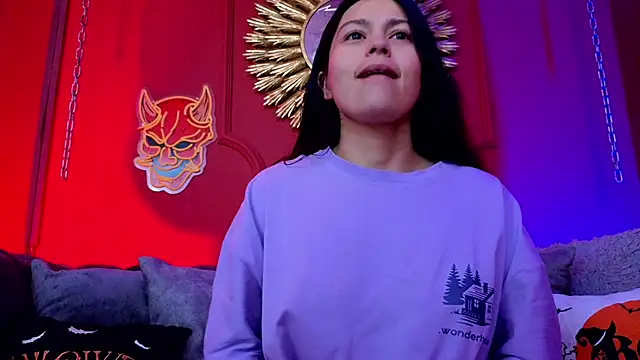 Julieta Russell online show from 10.13.25