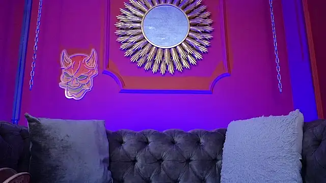 Julieta Russell online show from 04.08.26