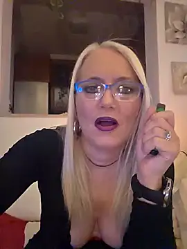 kikkastar online show from 11.25.25