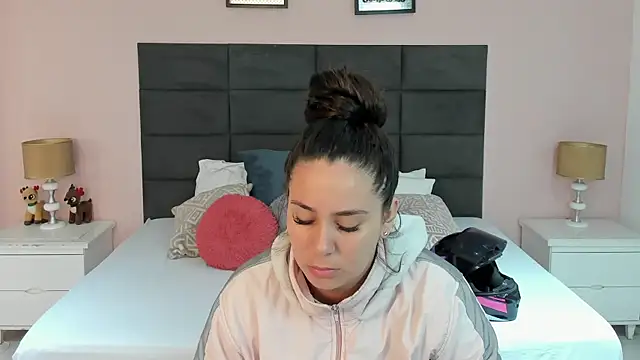 MadisonJenner online show from 12.20.25