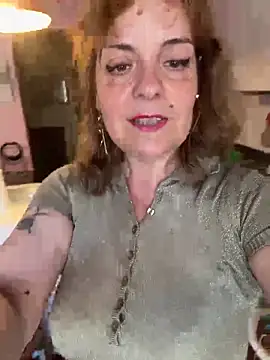 Snapshot of Sunbelxx chatting on 06.17.26 Sunbelxx online show from 06.17.26