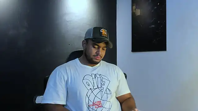Snapshot of Big_furry_bear13 chatting on 05.21.26 Big furry bear13 online show from 05.21.26