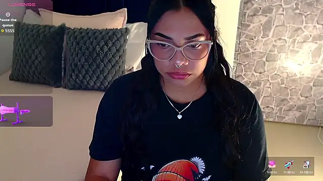 angela santana  online show from 10.16.25