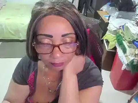 Mrs mommy  online show from 12.28.24