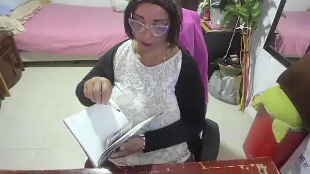 Mrs mommy  online show from 01.09.25