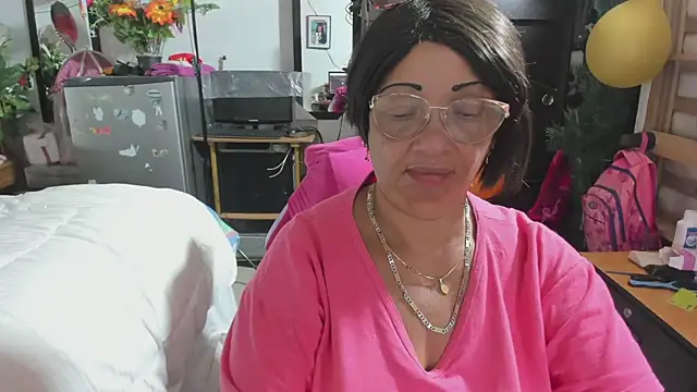 Mrs mommy  online show from 11.20.25