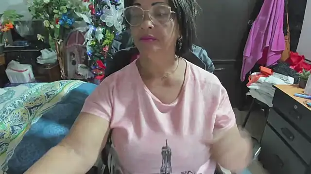 Mrs mommy  online show from 12.19.25