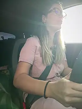 Snapshot of HotXMom chatting on 09.23.25 HotXMom online show from 09.23.25