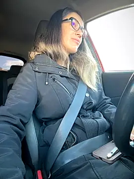 Snapshot of HotXMom chatting on 11.03.25 HotXMom online show from 11.03.25