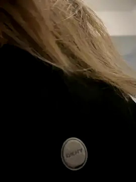 Snapshot of HotXMom chatting on 11.07.25 HotXMom online show from 11.07.25