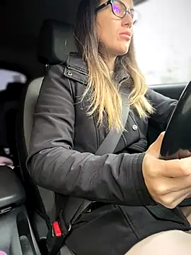 HotXMom online show from 11.17.25