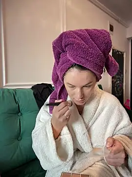 Snapshot of HotXMom chatting on 02.12.26 HotXMom online show from 02.12.26