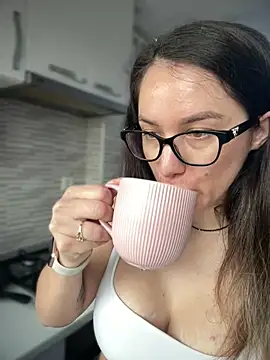 HotXMom online show from 05.12.26