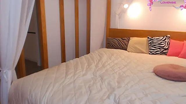 Magic Eyes   online show from 10.07.25