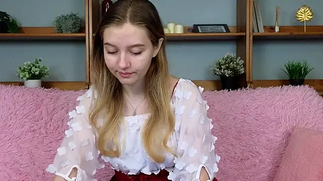 Snapshot of Ksuhesa chatting on 11.16.25 Ksuhesa online show from 11.16.25