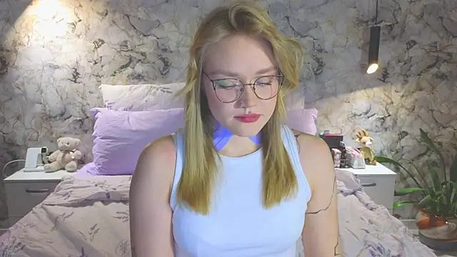 Aurora Golden1 online show from 11.21.25