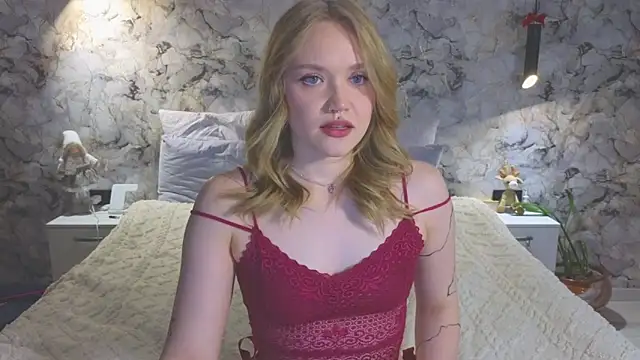 Snapshot of Aurora_Golden1 chatting on 05.30.26 Aurora Golden1 online show from 05.30.26