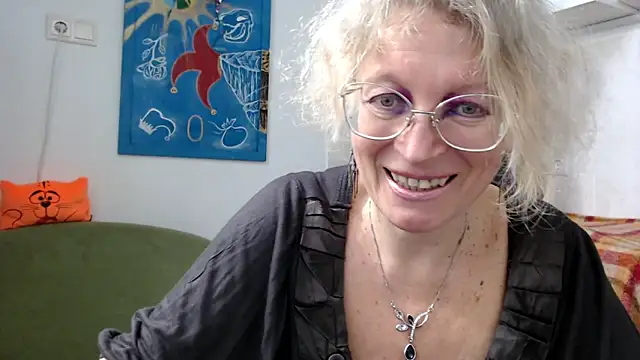 Snapshot of Zosya1111 chatting on 12.28.24 Zosya1111 online show from 12.28.24