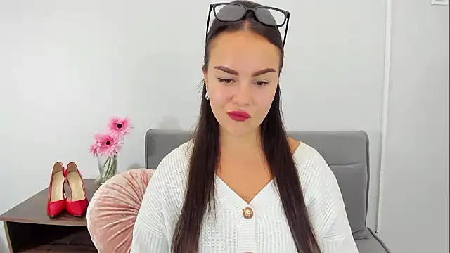 Snapshot of KendalNew chatting on 09.30.25 KendalNew online show from 09.30.25