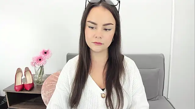 Snapshot of KendalNew chatting on 10.08.25 KendalNew online show from 10.08.25