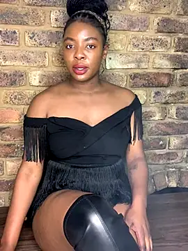 Snapshot of Ass-Queen chatting on 09.25.25 Ass-Queen online show from 09.25.25