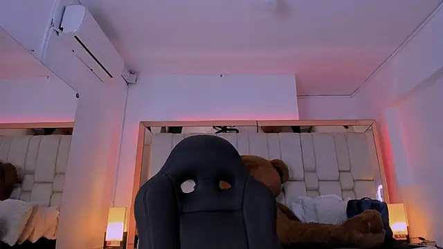 Snapshot of SheylaBakerr chatting on 02.05.25 SheylaBakerr online show from 02.05.25